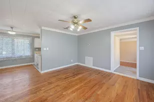 321 Washington Ave, Valparaiso, FL 32580 - Photo 12