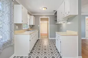 321 Washington Ave, Valparaiso, FL 32580 - Photo 14