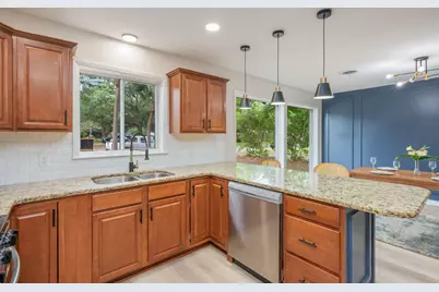 120 Jamestown Avenue, Fort Walton Beach, FL 32547 - Photo 10