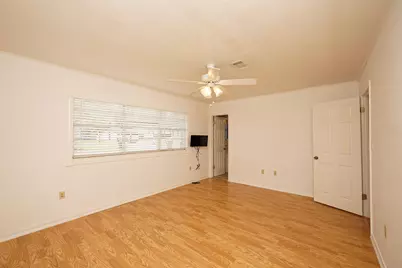 319 NW Briarwood Circle, Fort Walton Beach, FL 32548 - Photo 18