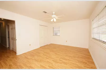 319 NW Briarwood Circle, Fort Walton Beach, FL 32548 - Photo 16