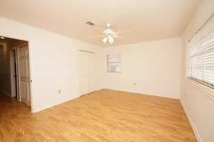 319 NW Briarwood Circle, Fort Walton Beach, FL 32548 - Photo 16