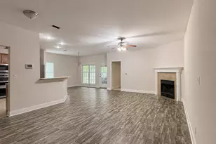 144 Howard St, Niceville, FL 32578 - Photo 2