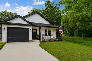 8090 3rd St, Laurel Hill, FL 32567 - Photo 2