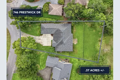 746 Prestwick Drive, Niceville, FL 32578 - Photo 2