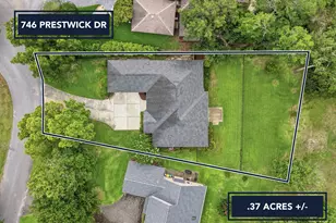 746 Prestwick Dr, Niceville, FL 32578 - Photo 2