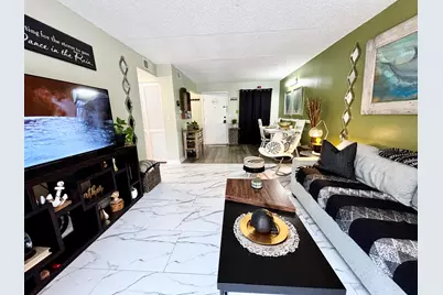 209 W Miracle Strip Parkway #D204, Mary Esther, FL 32569 - Photo 2