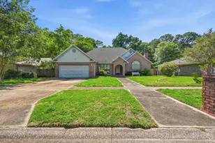 341 Brian Cir, Mary Esther, FL 32569 - Photo 2