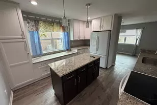 210 Honeysuckle Way, Niceville, FL 32578 - Photo 2
