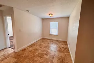 8980 Deer Ln, Navarre, FL 32566 - Photo 8