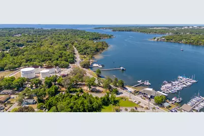 834 Bayshore Drive, Niceville, FL 32578 - Photo 26