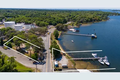834 Bayshore Drive, Niceville, FL 32578 - Photo 8