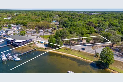 834 Bayshore Drive, Niceville, FL 32578 - Photo 2