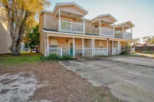 2404 Suwanee Ln, Fort Walton Beach, FL 32547 - Photo 1