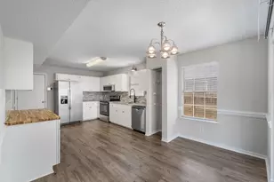 608 Drakes Landing, Mary Esther, FL 32569 - Photo 10