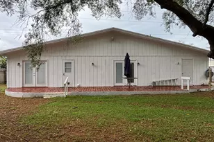 121 NW Jet Dr, Fort Walton Beach, FL 32548 - Photo 4