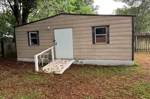 121 NW Jet Dr, Fort Walton Beach, FL 32548 - Photo 4
