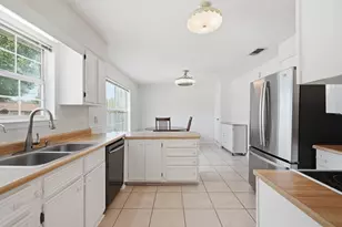 591 Brian Cir, Mary Esther, FL 32569 - Photo 8