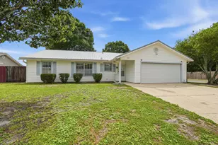 591 Brian Cir, Mary Esther, FL 32569 - Photo 4