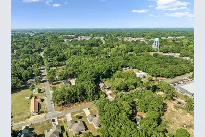 981 E Chestnut Avenue, Crestview, FL 32539 - Photo 42