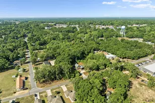 981 E Chestnut Ave, Crestview, FL 32539 - Photo 42