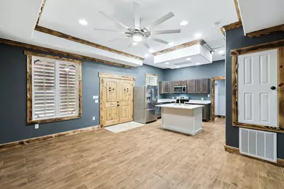 981 E Chestnut Avenue, Crestview, FL 32539 - Photo 10