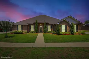2892 Chancery Ln, Crestview, FL 32539 - Photo 2