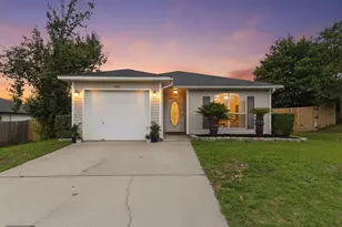 105 Aqua Dr, Crestview, FL 32536 - Photo 2