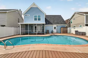 402 Sandy Ridge Cir, Mary Esther, FL 32569 - Photo 1