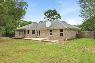 9318 Lucian Ct, Navarre, FL 32566 - Photo 6