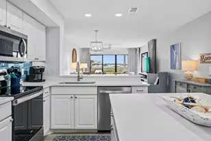 814 Harbour Point Dr, Miramar Beach, FL 32550 - Photo 4