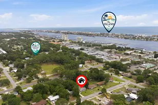 33 SW Temple Ave, Fort Walton Beach, FL 32547 - Photo 2
