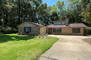 605 Sailboat Dr, Niceville, FL 32578 - Photo 2
