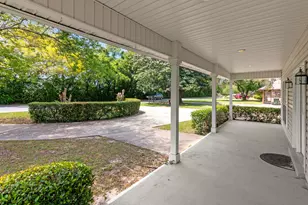 211 NW Natures Trail Ct, Fort Walton Beach, FL 32548 - Photo 4