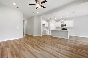 98 Spooner St, Defuniak Springs, FL 32433 - Photo 4
