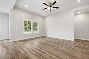 98 Spooner St, Defuniak Springs, FL 32433 - Photo 6