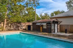 398 Edge Ave, Valparaiso, FL 32580 - Photo 4