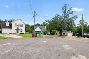 105 Eastview Dr, Crestview, FL 32536 - Photo 32