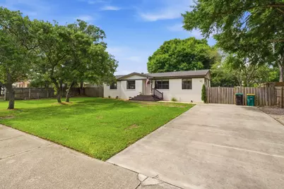 623 Mimosa Avenue, Destin, FL 32541 - Photo 2