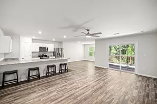460 Riverwalk Cir, Freeport, FL 32439 - Photo 6