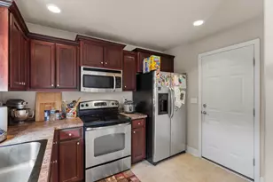 111 Bronze Cir, Crestview, FL 32539 - Photo 10