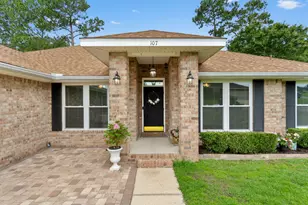 107 Strike Eagle Dr, Crestview, FL 32536 - Photo 2