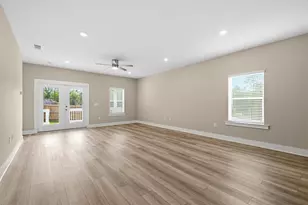 201 Lyla Ln, Crestview, FL 32539 - Photo 8
