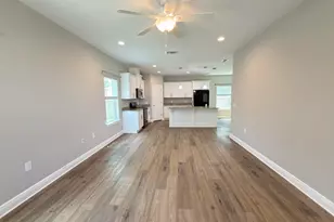 2307 Hadleigh Hills Ct, Navarre, FL 32566 - Photo 2