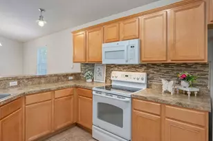 2070 Catline Cir, Navarre, FL 32566 - Photo 10