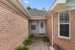 305 W Danielle Ct, Mary Esther, FL 32569 - Photo 8