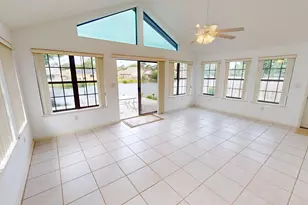 564 E Timberlake Dr, Mary Esther, FL 32569 - Photo 8