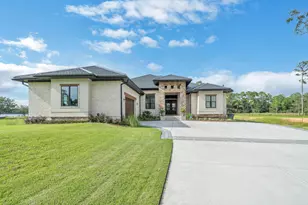 64 Lagrange Cove Cir, Freeport, FL 32439 - Photo 2