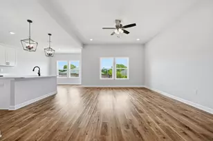 2806 Blackbird Ct, Crestview, FL 32539 - Photo 4