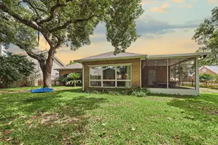 416 Parkwood Pl, Niceville, FL 32578 - Photo 2